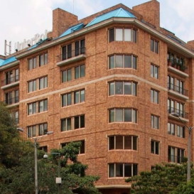 TORRE ANDINA / Ubicación: BOGOTÁ D.C. / Línea: LAMIGLASS ARQUITECTO / Tipo de Vidrio: LAMIGLASS VERDE ARQUITECTÓNICO / Aplicación: VENTANERIA DE FACHADA / Constructora y/o Arquitecto: NM CONSTRUCTORES